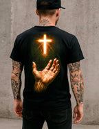 Camiseta Cruz Luminosa ✝️ – Estilo e Fé em Cada Detalhe [Compre 1 Leve 2]